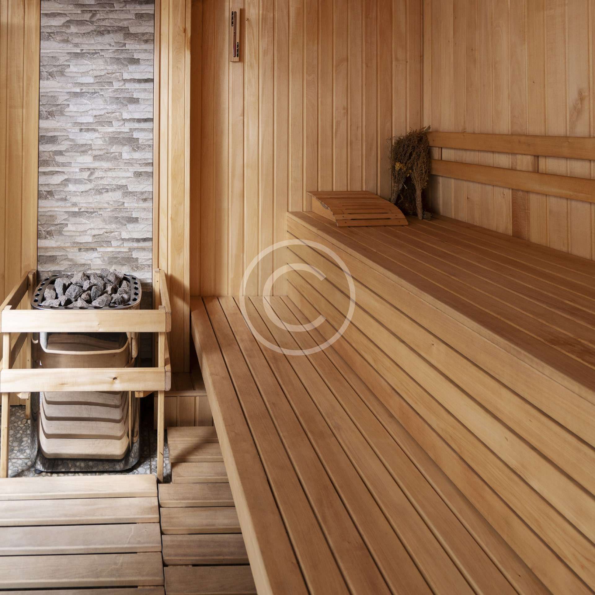 Sauna & Red Light Therapy